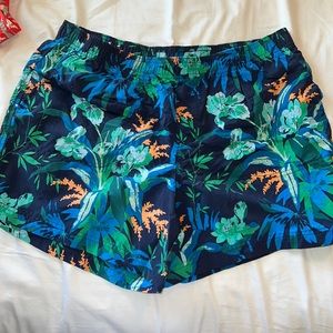 Columbia women’s shorts. Size large. Blue floral pattern